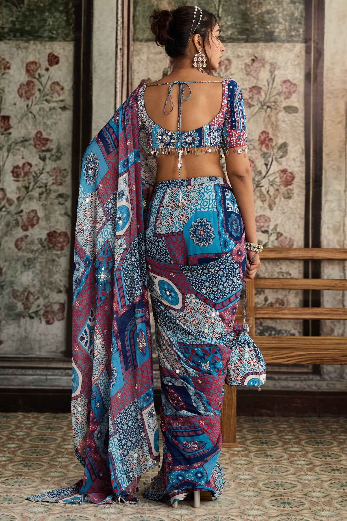 TEAL PRINT AND AND HIGHLIGHTED PRE-DRAPED CLASSIC SAREE SET
