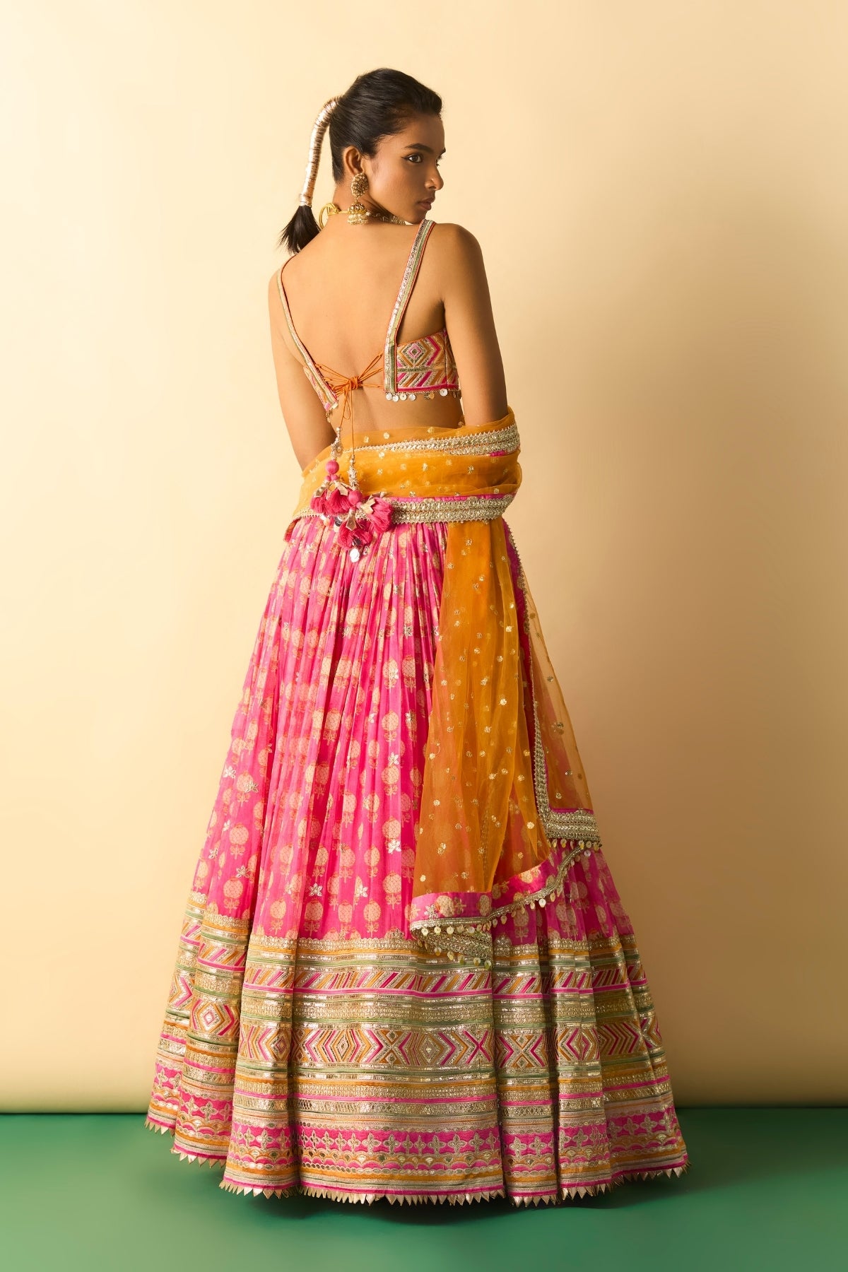 Mannat lehenga set