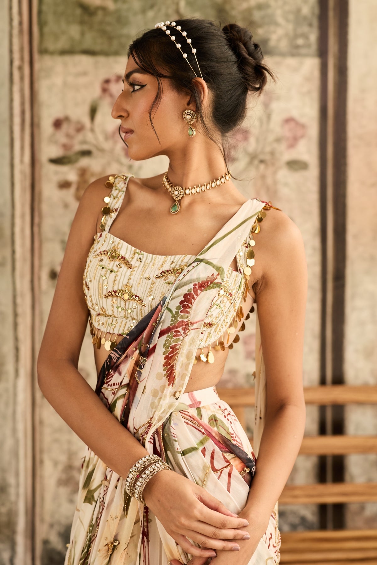 IVORY FLORAL PRINT AND HIGHLIGHTED SKIRT SAREE SET