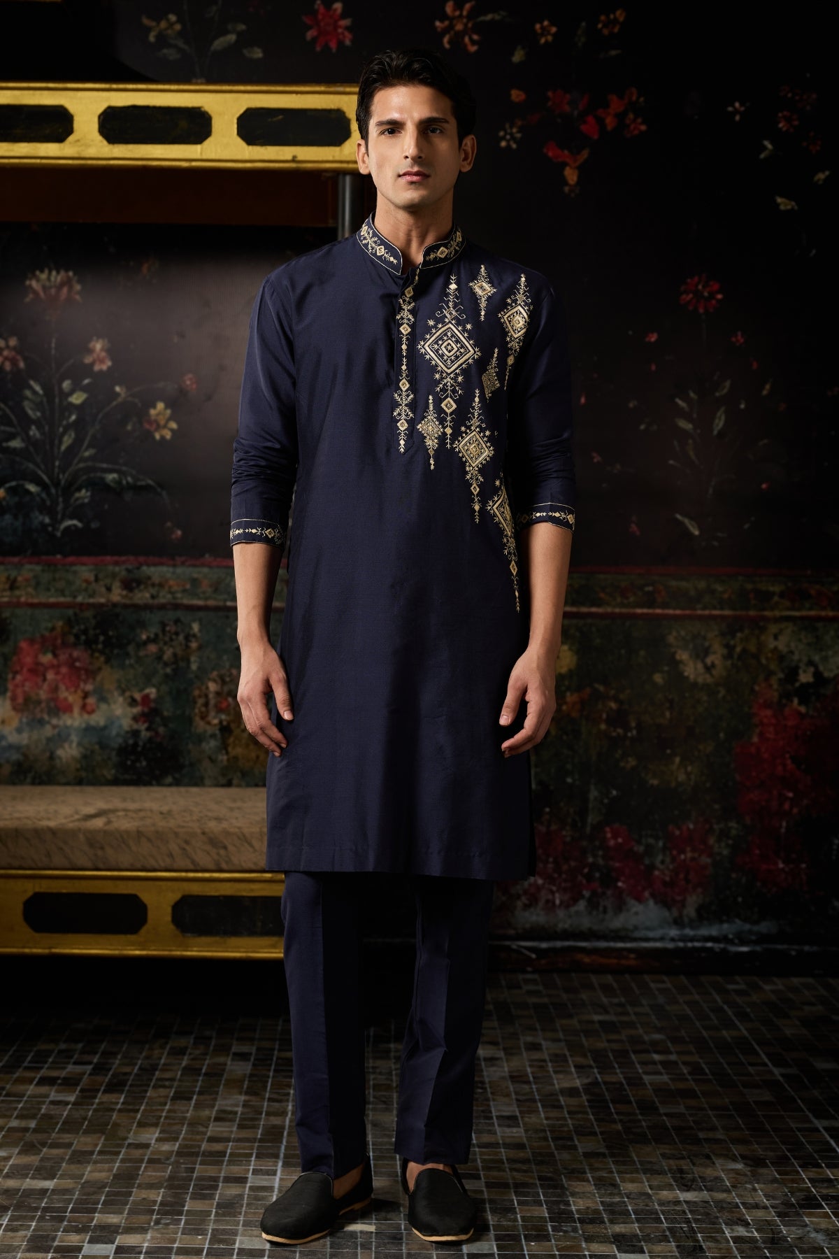 BLUE EMBROIDERED KURTA AND PANTS