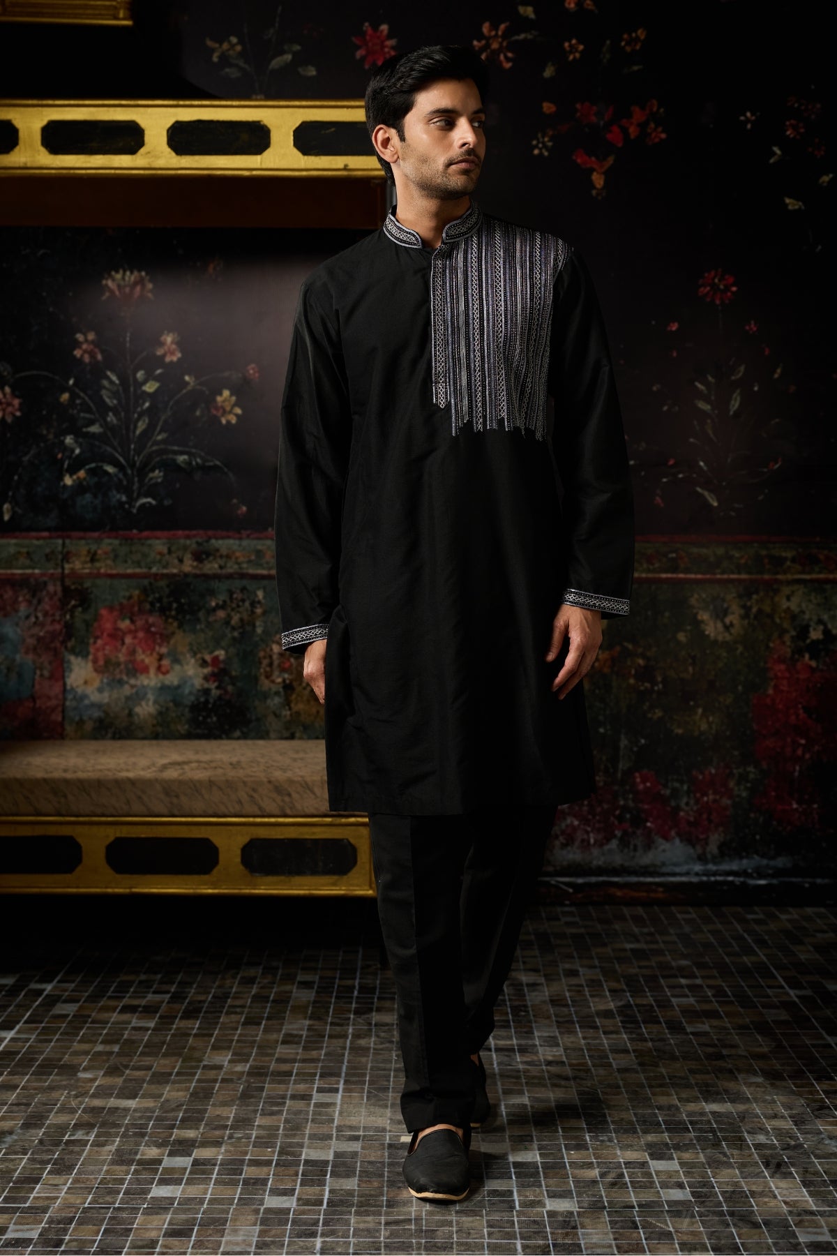 BLACK EMBROIDERED KURTA AND PANTS