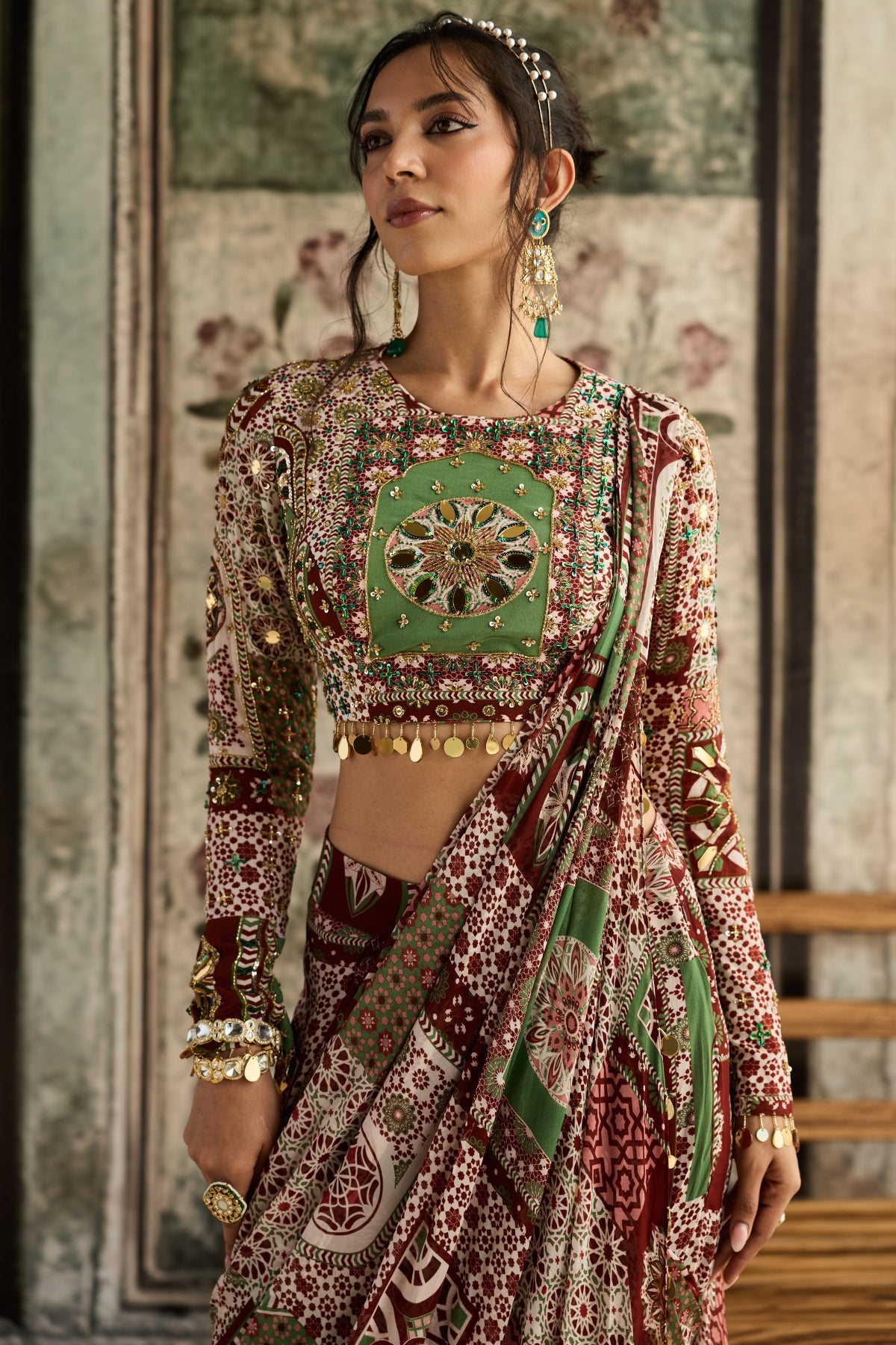 SAGE-MAROON PRINT AND HIGHLIGHTED SLIT SKIRT SAREE SET