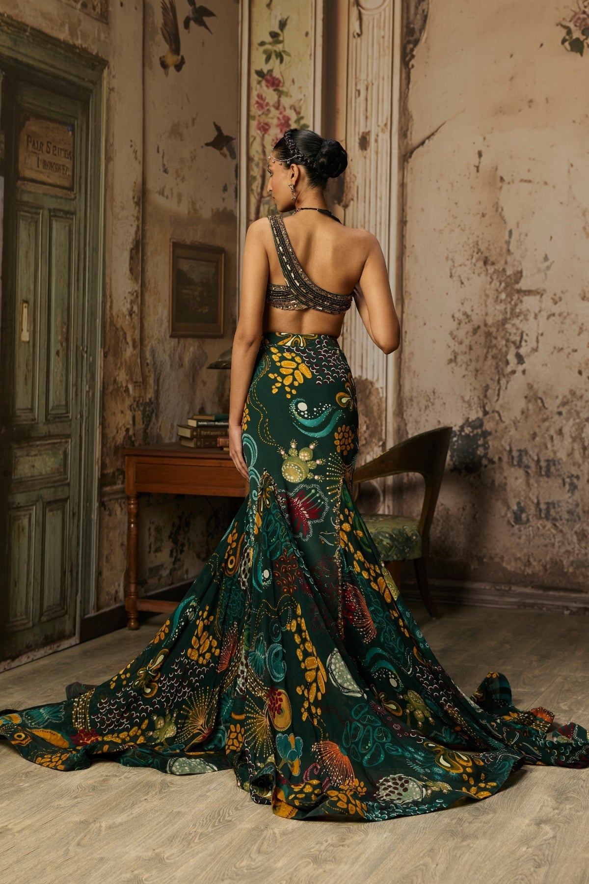 DARK GREEN EMBROIDERED BLOUSE AND FISHTAIL SKIRT SET