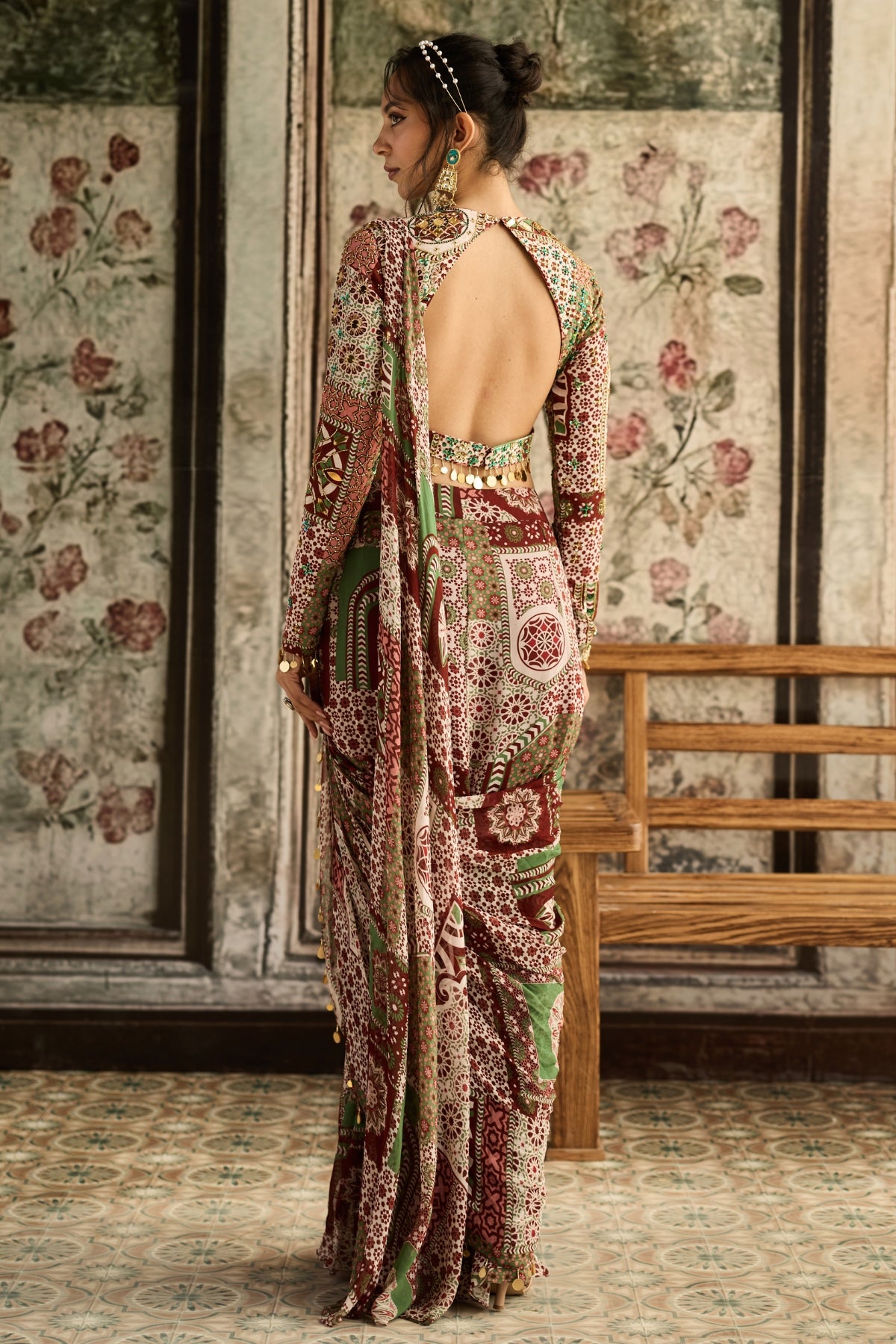 SAGE-MAROON PRINT AND HIGHLIGHTED SLIT SKIRT SAREE SET