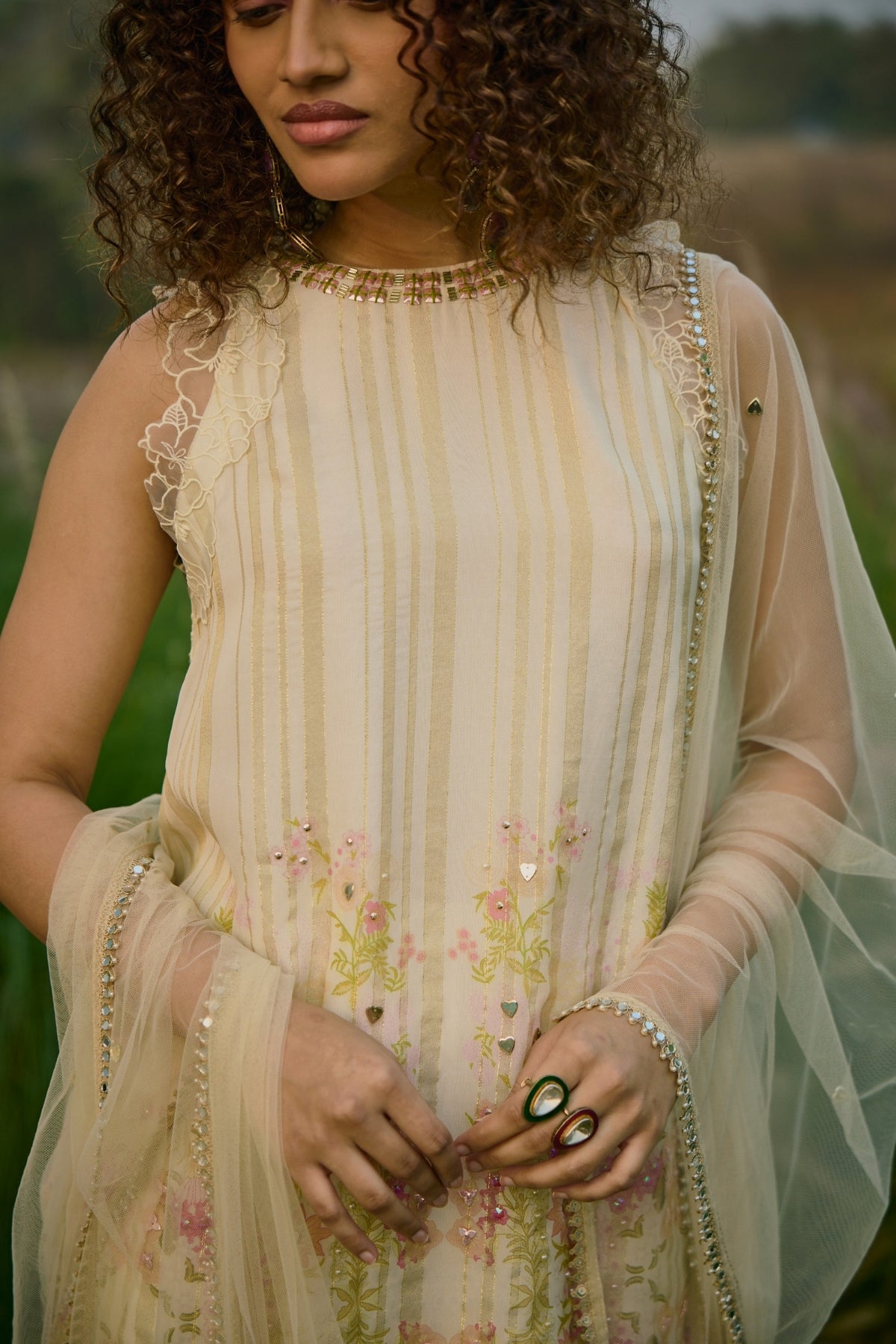 Floral Printed off white sharaset