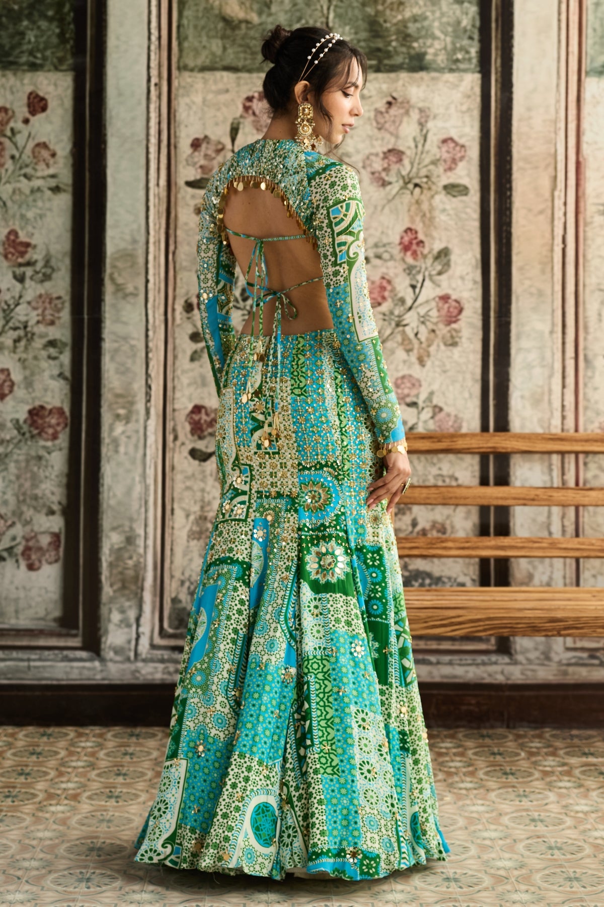 AQUA PRINT AND HIGHLIGHTED RUCHED BLOUSE MERMAID SKIRT SET