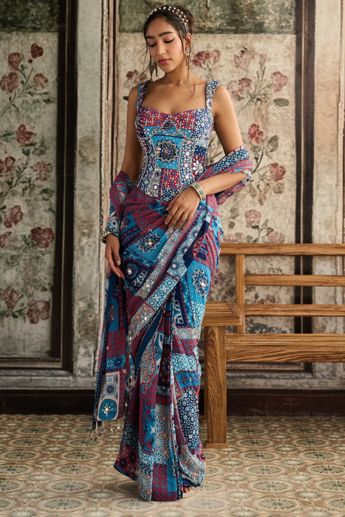 TEAL PRINT AND AND HIGHLIGHTED CORSET BLOUSE WITH PRE-DRAPED CLASSIC SAREE SET