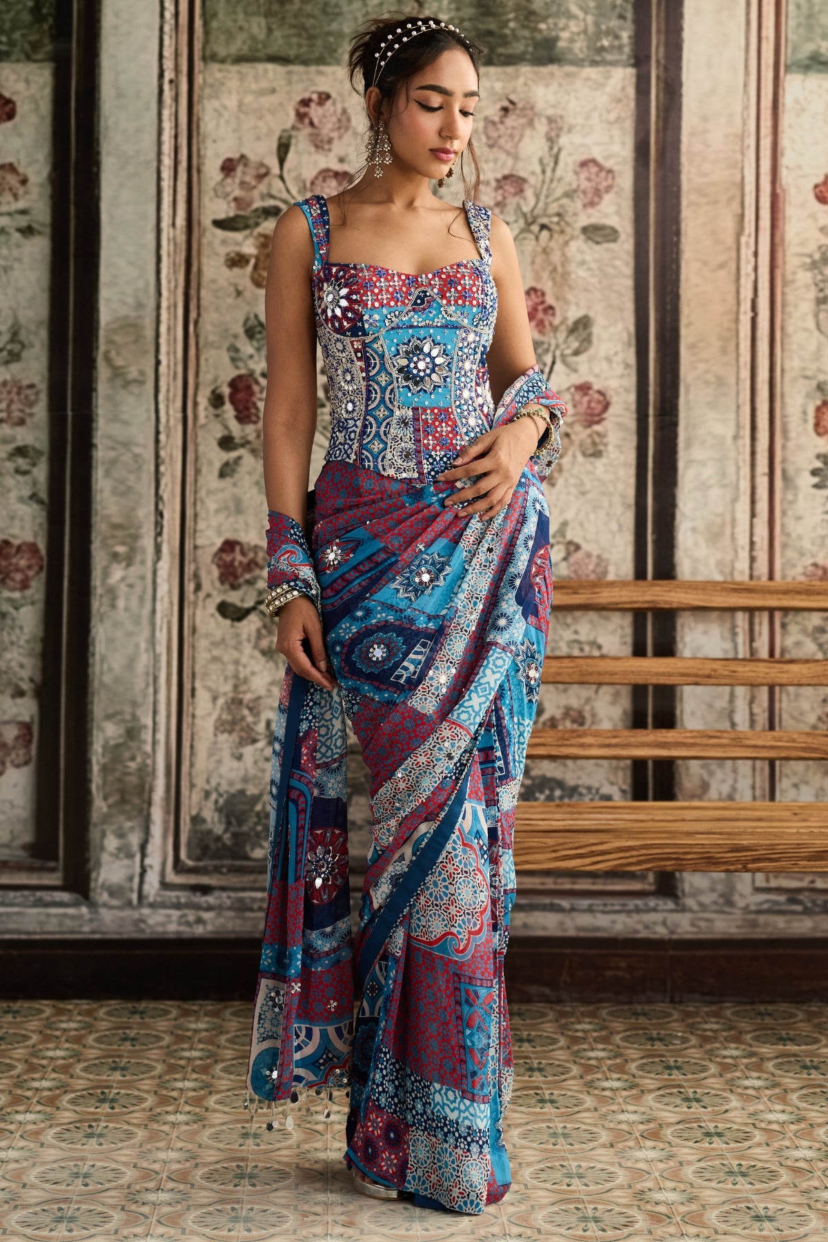 TEAL PRINT AND AND HIGHLIGHTED CORSET BLOUSE WITH PRE-DRAPED CLASSIC SAREE SET