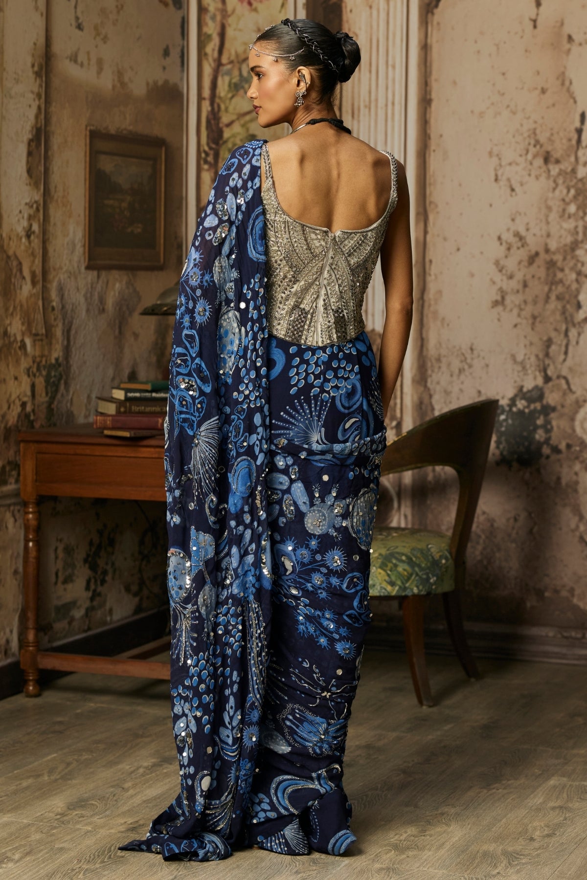 GUNMETAL GREY CORSET WITH PRINTED AND HIGHLIGHTED CLASSIC SAREE SET