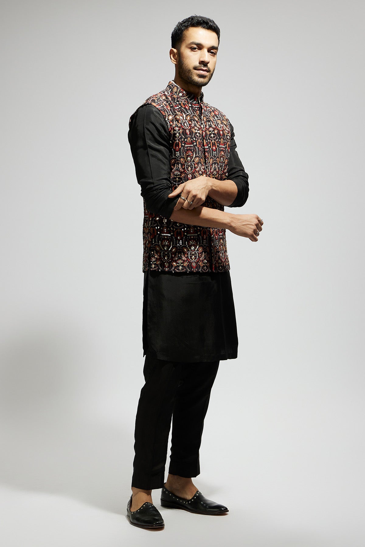 Black Leaf Jaal Embellished Bundi