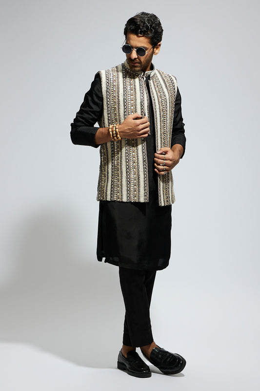 Ivory Threadwork Embellished Bundi Paired with Kurta and Pants