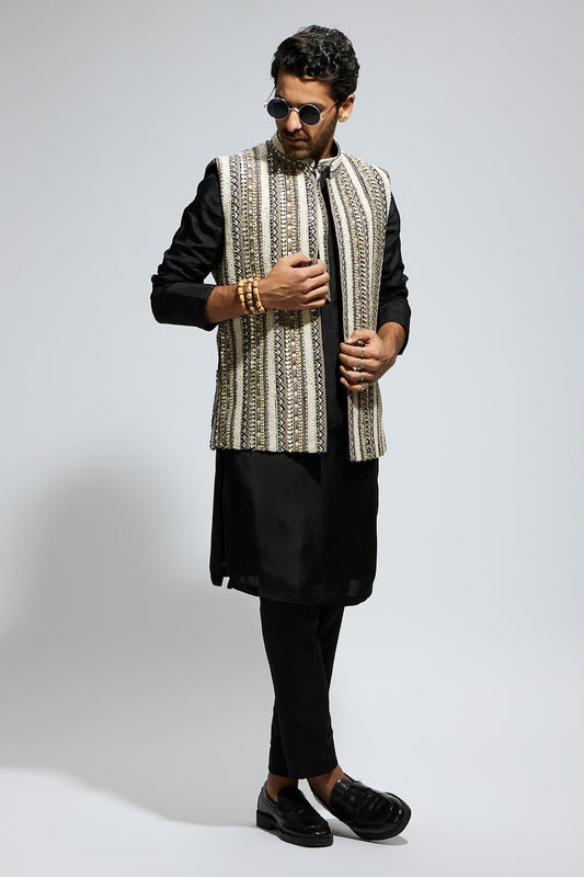 Ivory Threadwork Embellished Bundi Paired with Kurta and Pants