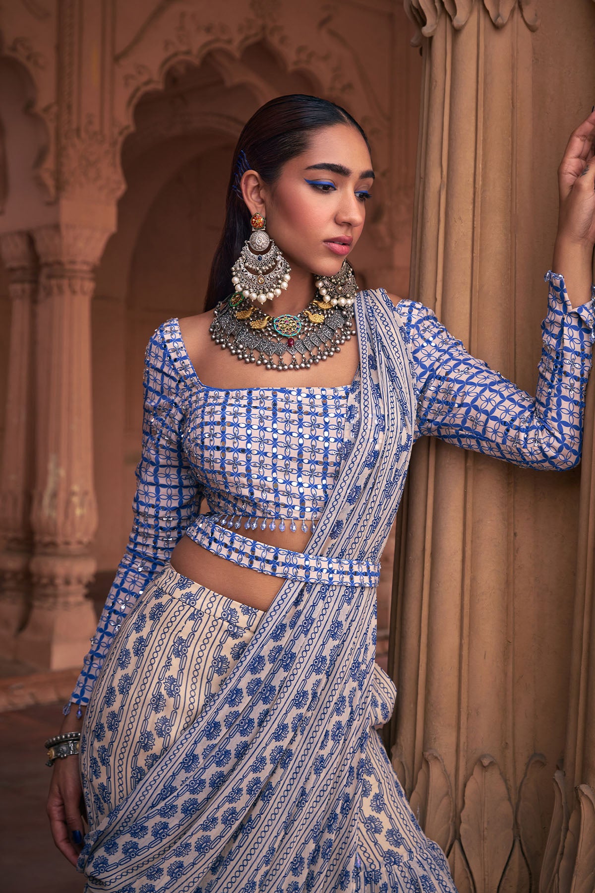 BLUE STRIPE PRINT & HIGHLIGHTED SAREE SET