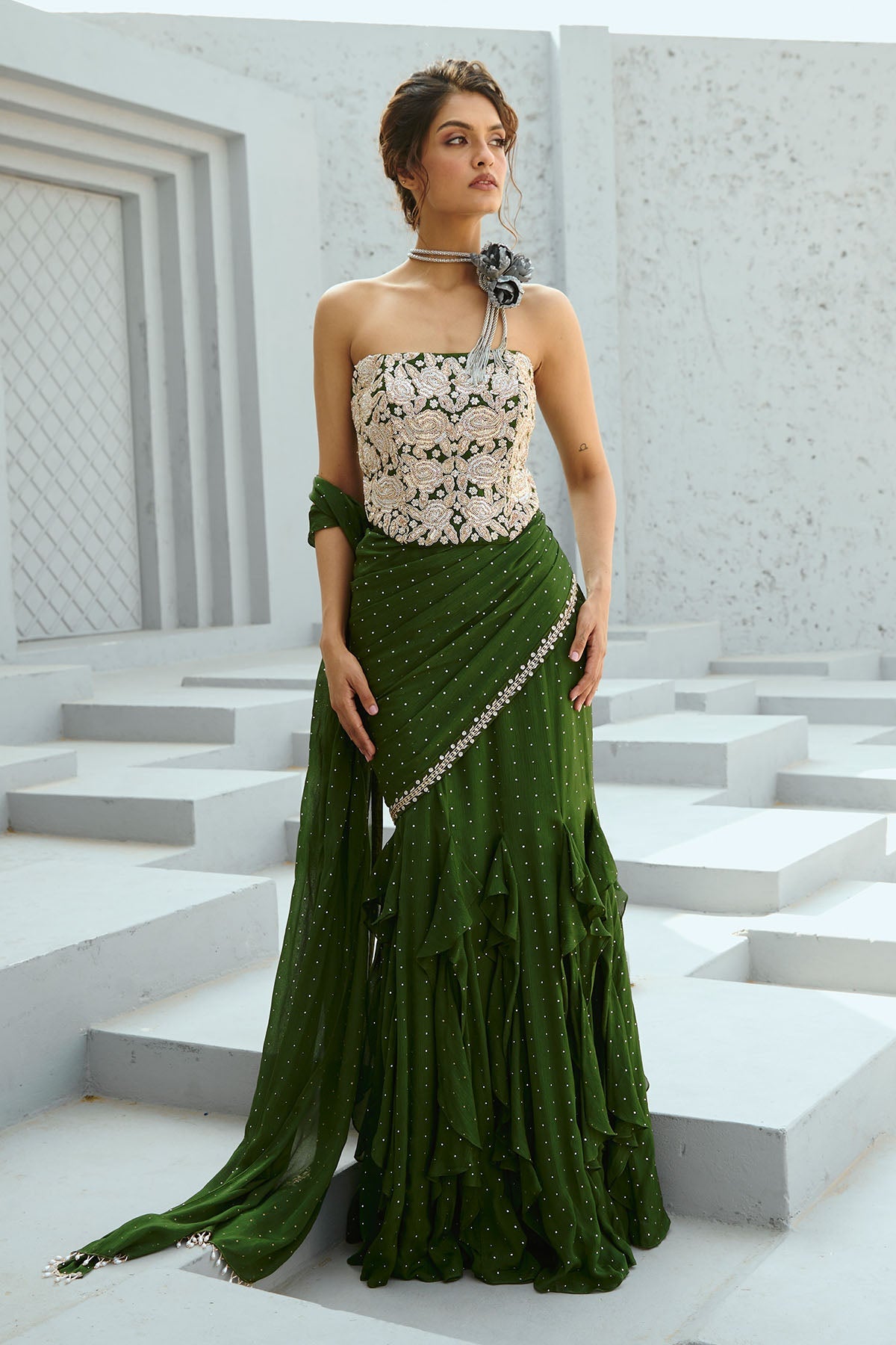 saree corset dress The Manvitha Corset & Skirt set was made using this beautiful Paithani saree that was handcrafted into our new Moon-style corset with a gathered-high slit skirt. The body of the saree has