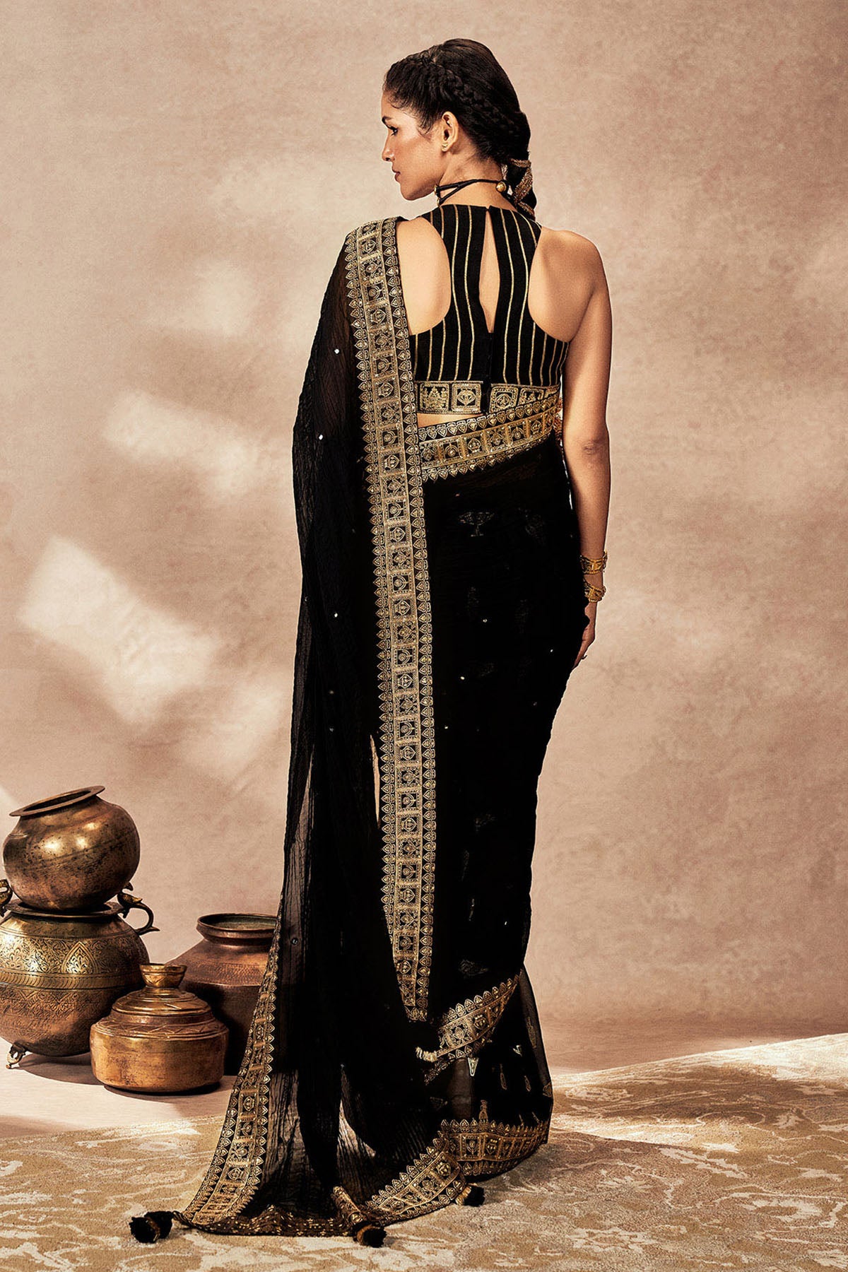 Black Potters Touch Crushed Saree