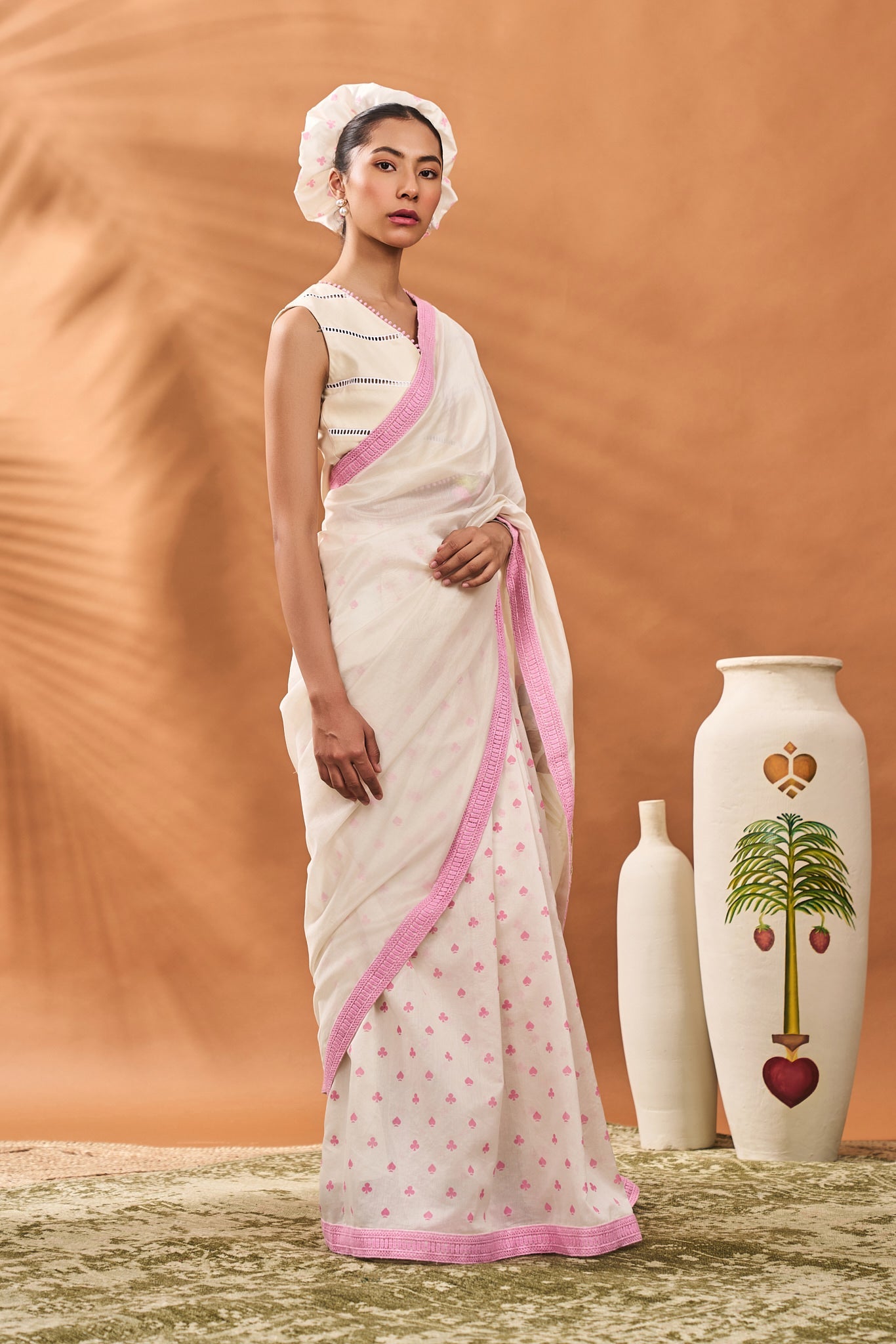 IVORY FLORAL FRAME SAREE