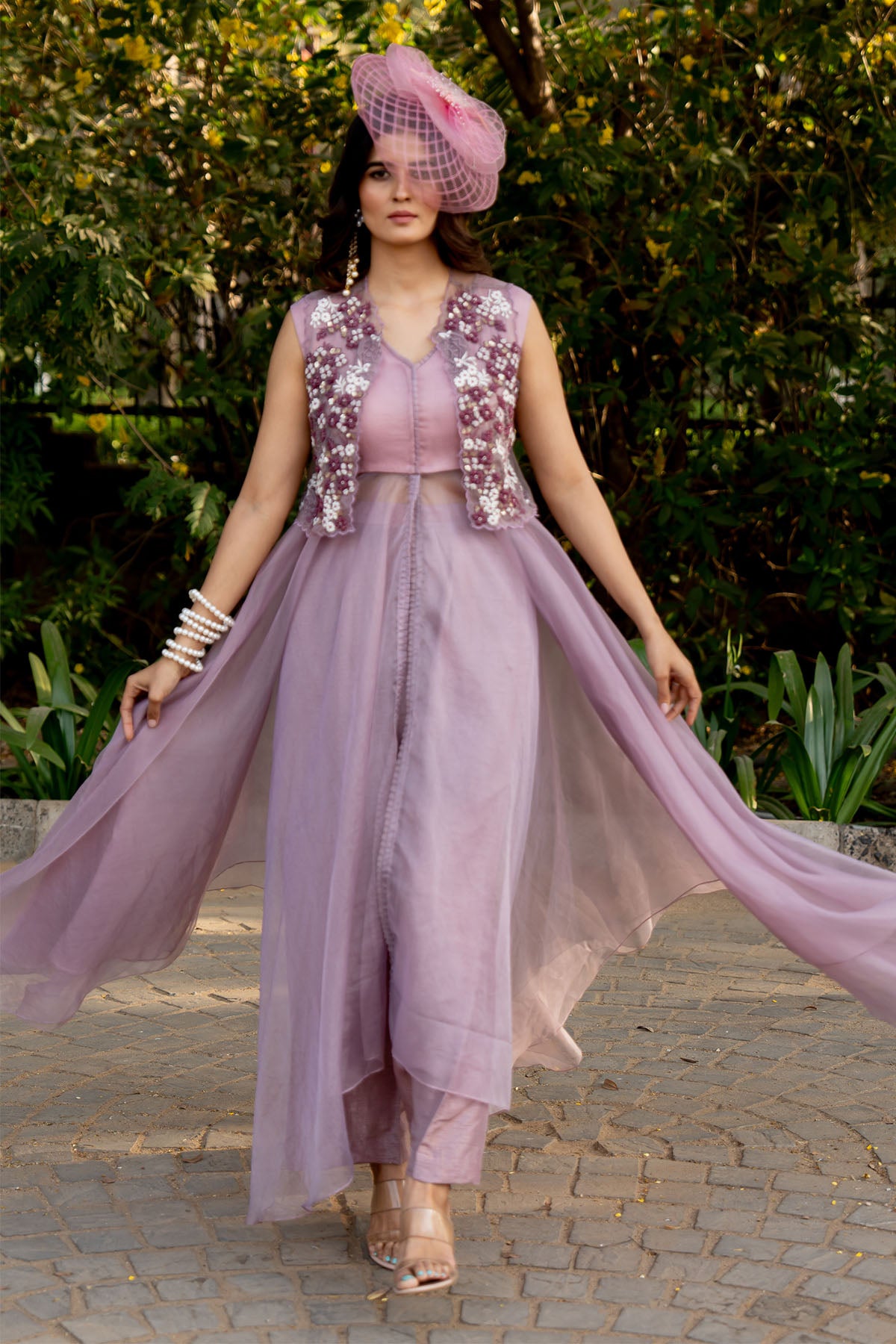 Nikita Vishakha | Raw silk pants and an organza shrug S / LilacLilac