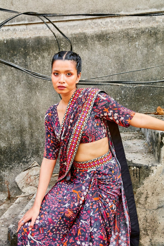 Concrete Jungle Print Cascase Saree Teamed With Koli Blouse