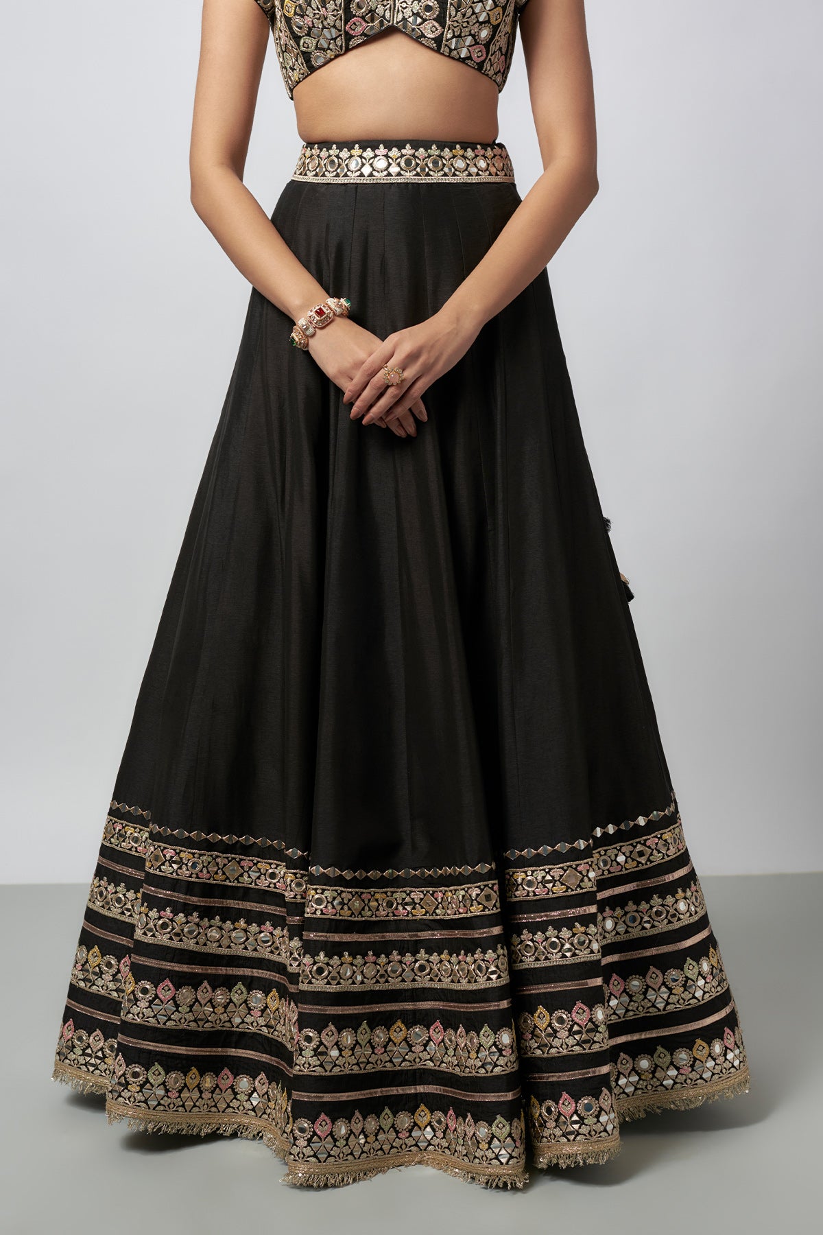Maanyata Lehenga Set