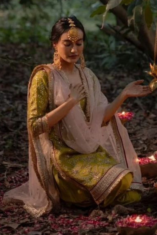 Surbhi Jyoti in Surbhi Salwar Set
