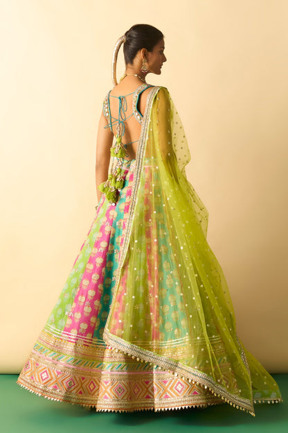shyama lehenga set