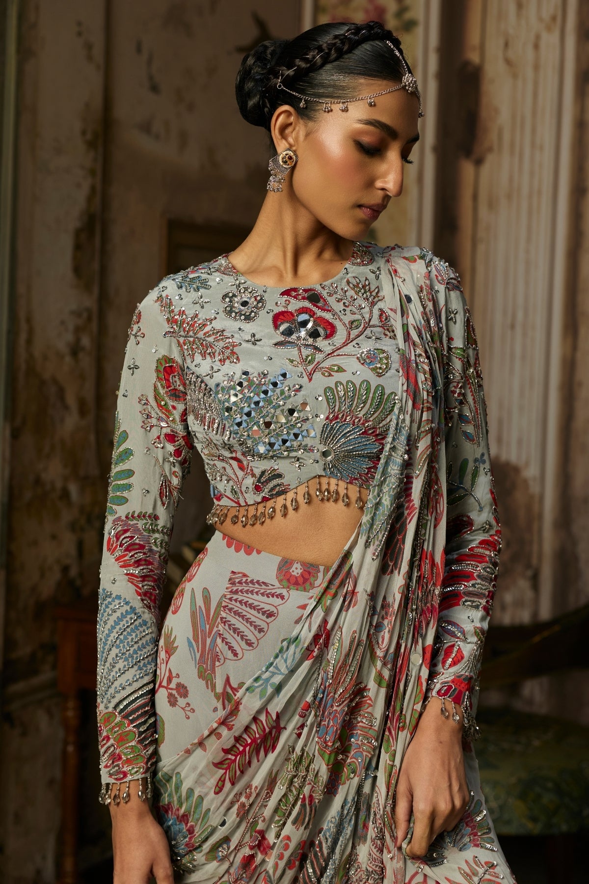 SLATE GREY PRINTED AND HIGHLIGHTED TIERED SKIRT SAREE SET