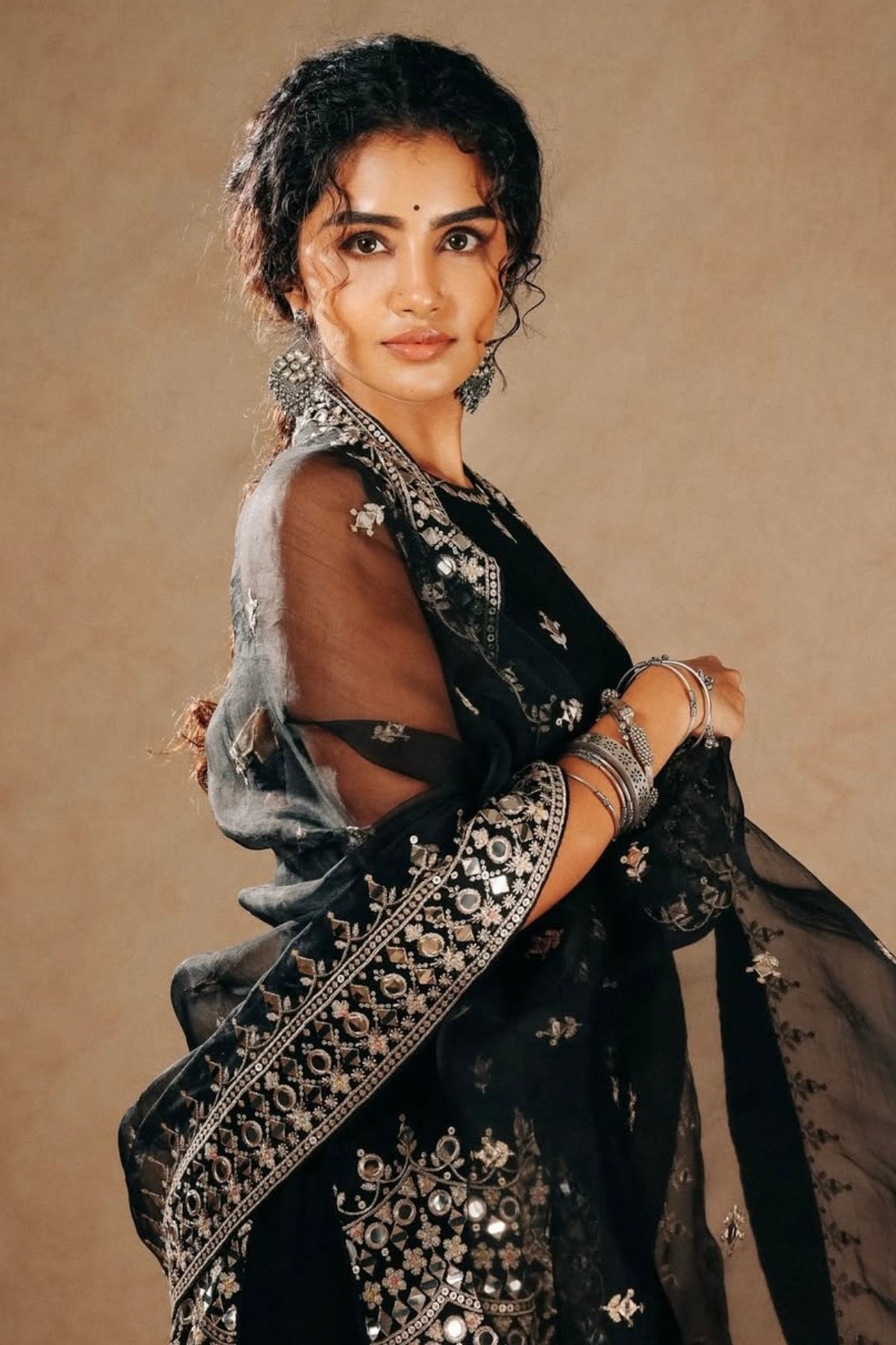 Anupama Parameswaran in Yukta Sharara Set