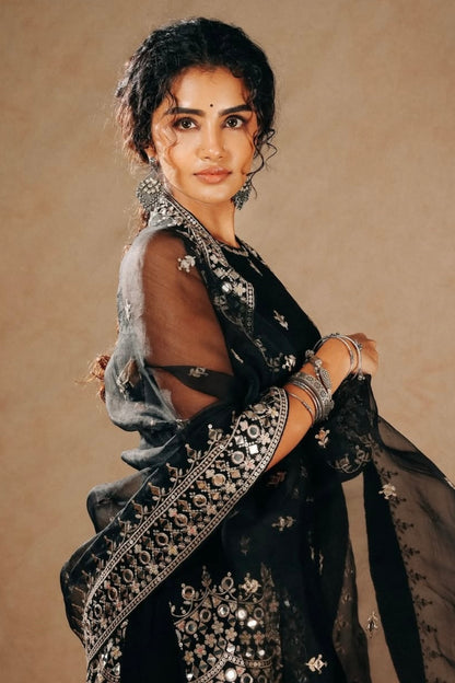 Anupama Parameswaran in Yukta Sharara Set