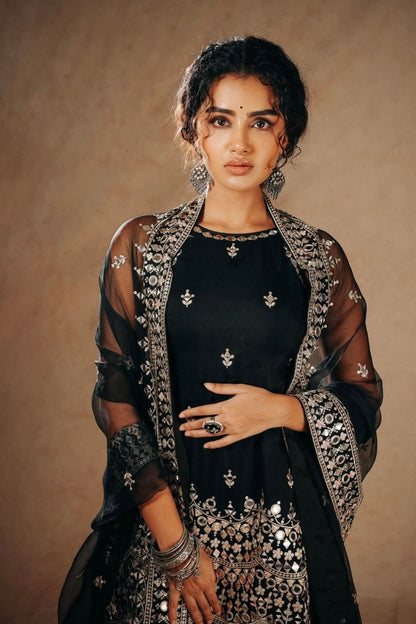 Anupama Parameswaran in Yukta Sharara Set