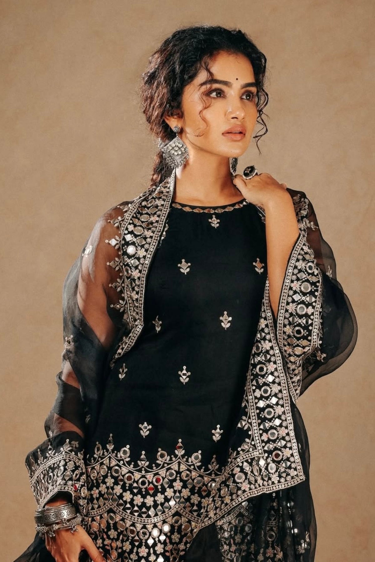 Anupama Parameswaran in Yukta Sharara Set