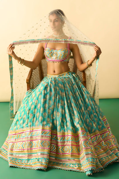 Mannat lehenga set