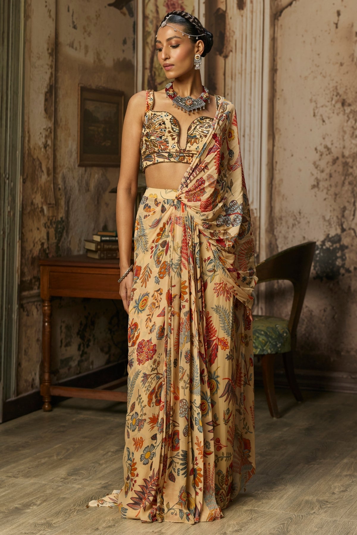 BEIGE PRINTED AND HIGHLIGHTED BLOUSE SKIRT SAREE SET