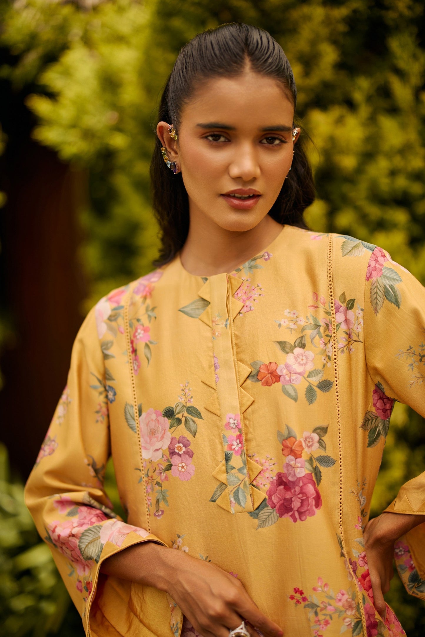 YELLOW FLORAL PRINT