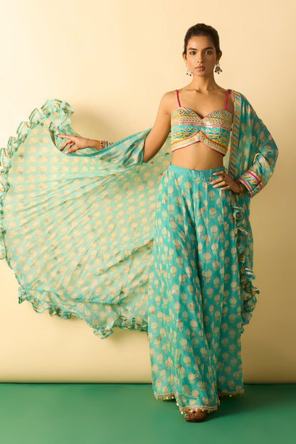 Dharika Cape Set