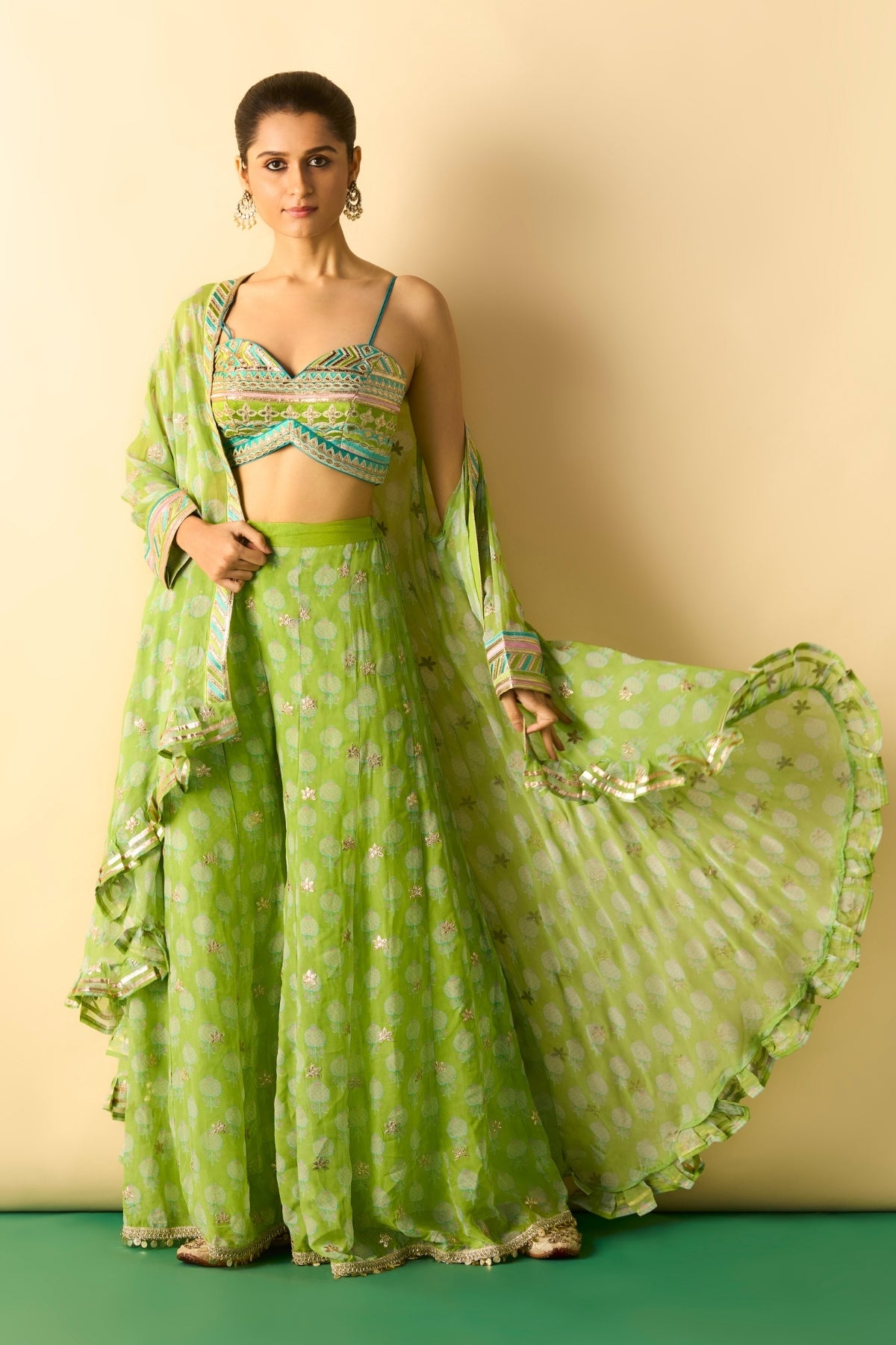 Dharika Cape Set