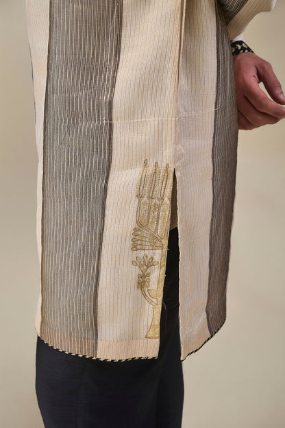 Palm Pillar Black & White Kurta Set