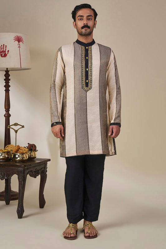 Palm Pillar Black & White Kurta Set