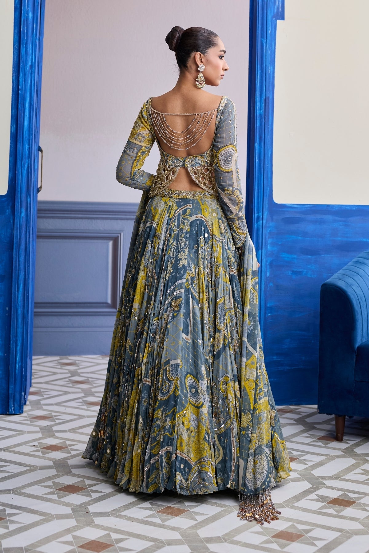 GREY MOSAIC SCALLOP CUTWORK BLOUSE WITH HIGHLIGHTED LEHENGA & TASSEL DUPATTA SET