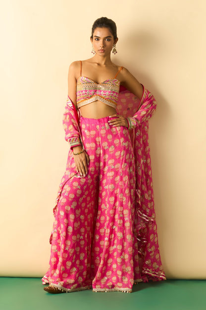 Dharika Cape Set