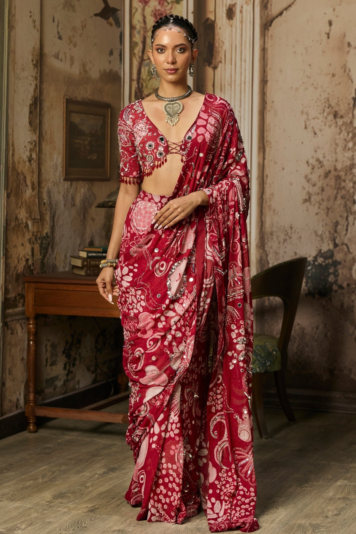 SCARLET RED PRINTED AND HIGHLIGHTED CLASSIC SAREE SET
