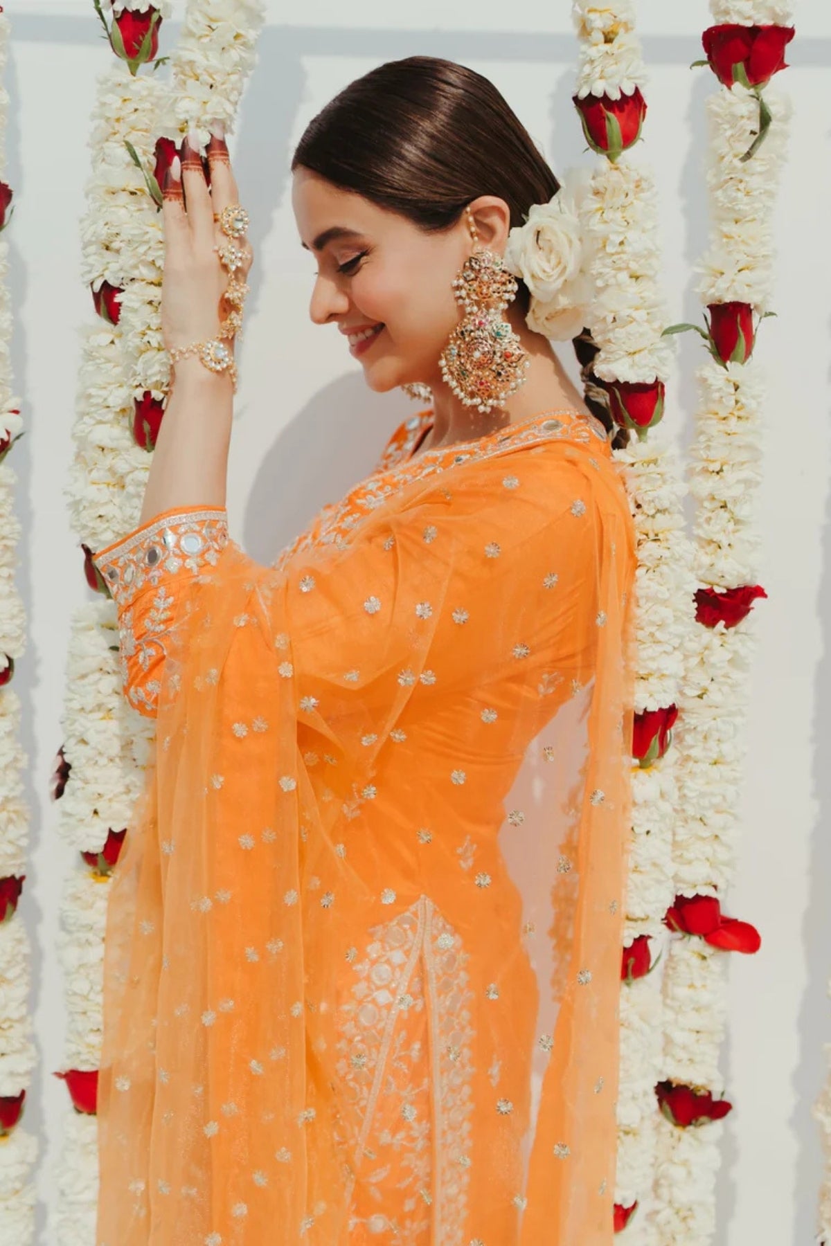 Aamna Sharif in Aadhira Sharara Set