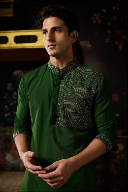 GREEN EMBROIDERED KURTA & PANTS