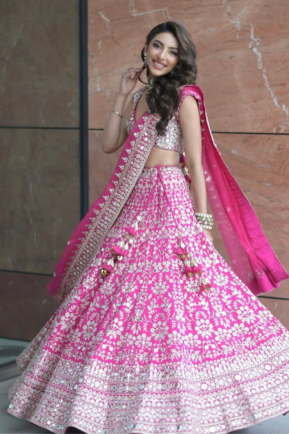 Mallika in Niranjana Lehenga Set