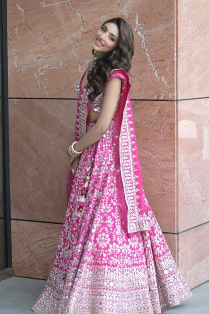 Mallika in Niranjana Lehenga Set