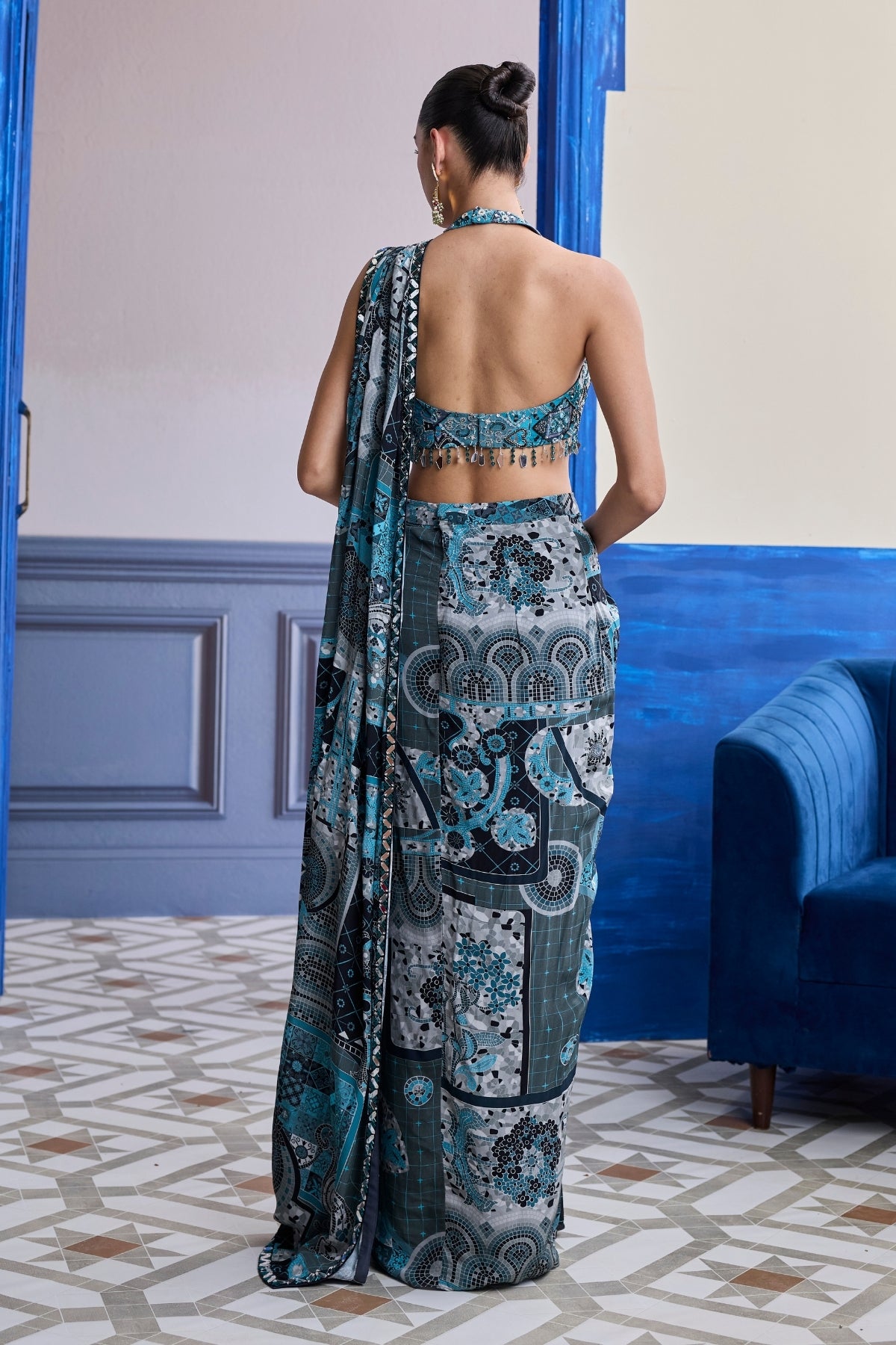 TEAL MOSAIC BLOUSE WITH HIGHLIGHTED BORDER SLIT SAREE SET