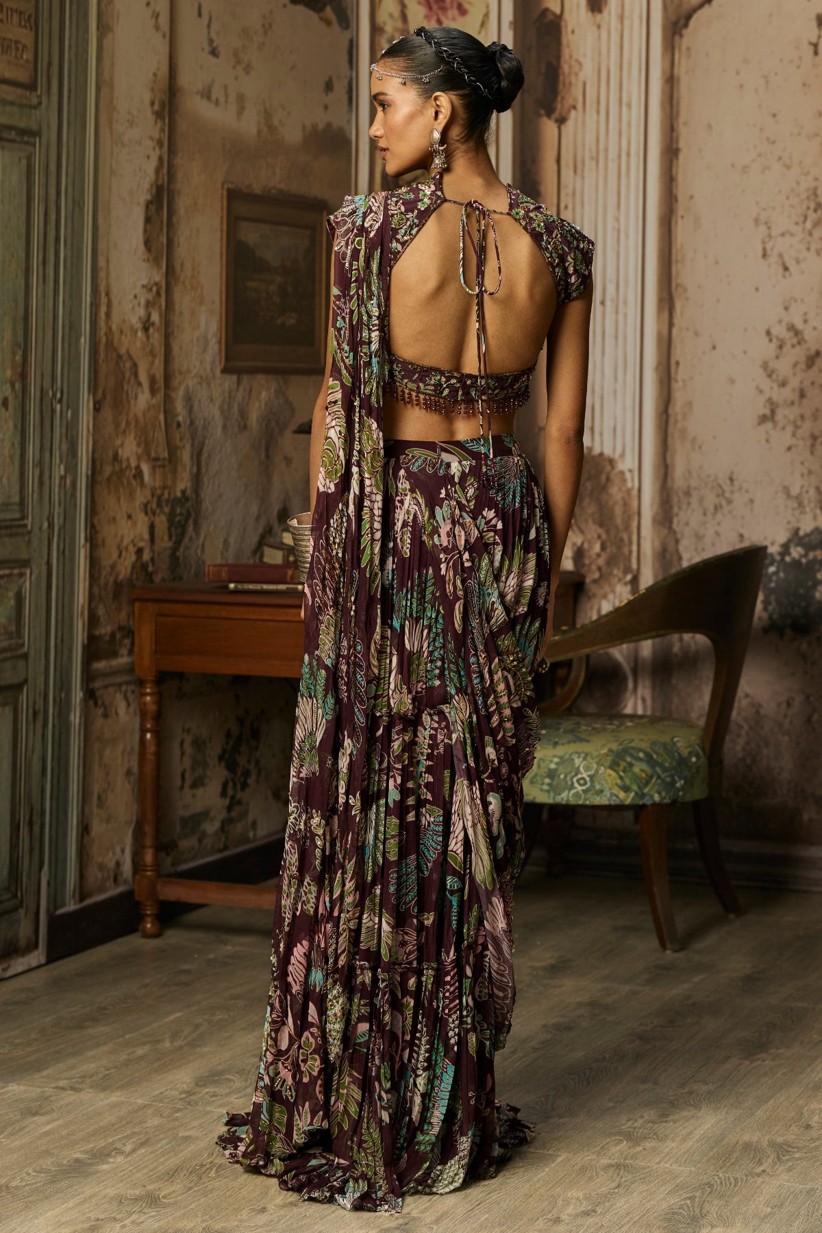 PLUM PRINT AND HIGHIGHTED TIERED SKIRT SAREE SET
