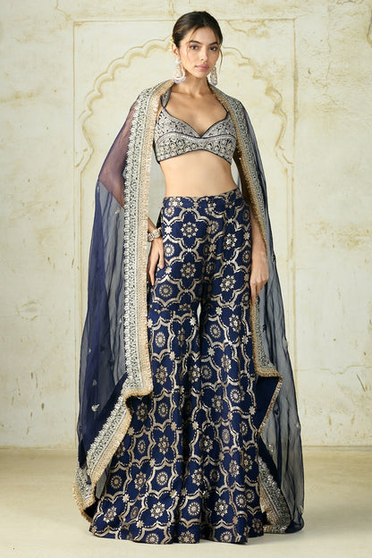 Farhat Cape Set