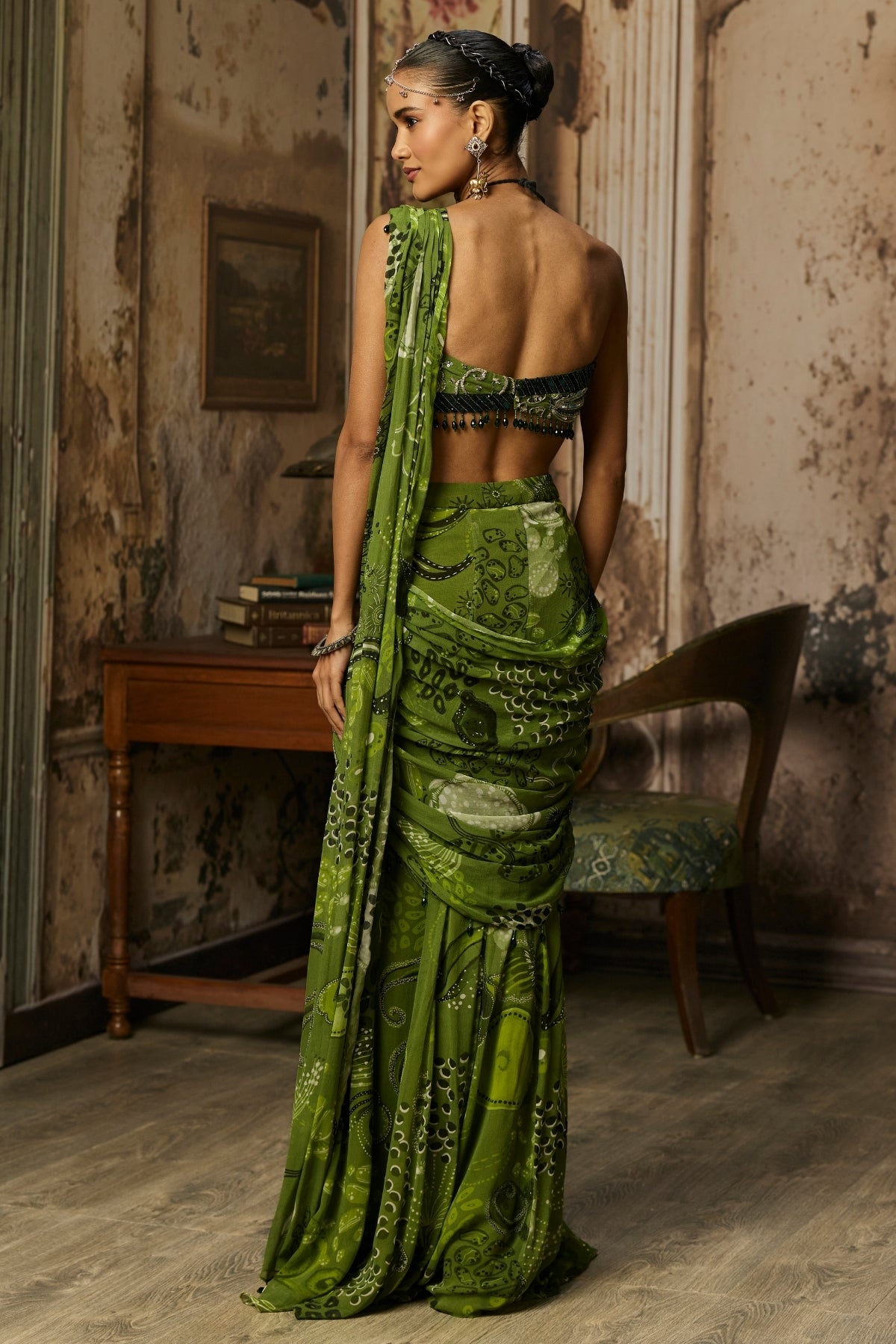 PEAR GREEN PRINTED AND HIGHLIGHTED PRE-DRAPED SLIT SKIRT SAREE SET