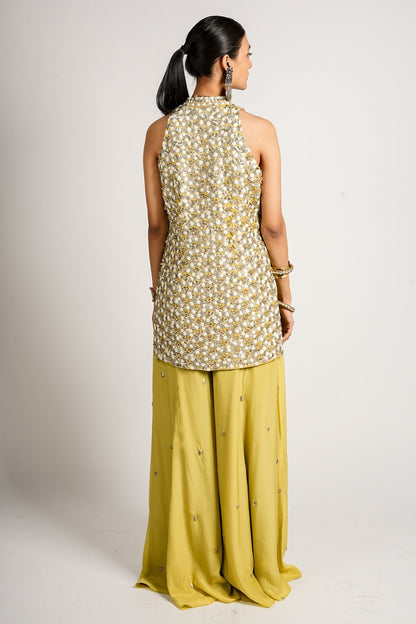 Iraya Embellished Kurta With Pants and Dupatta