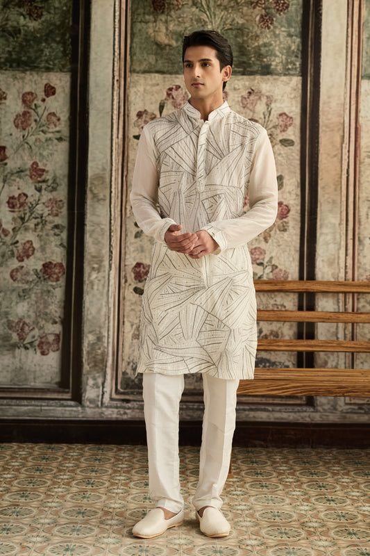 IVORY EMBROIDERED KURTA & PANTS